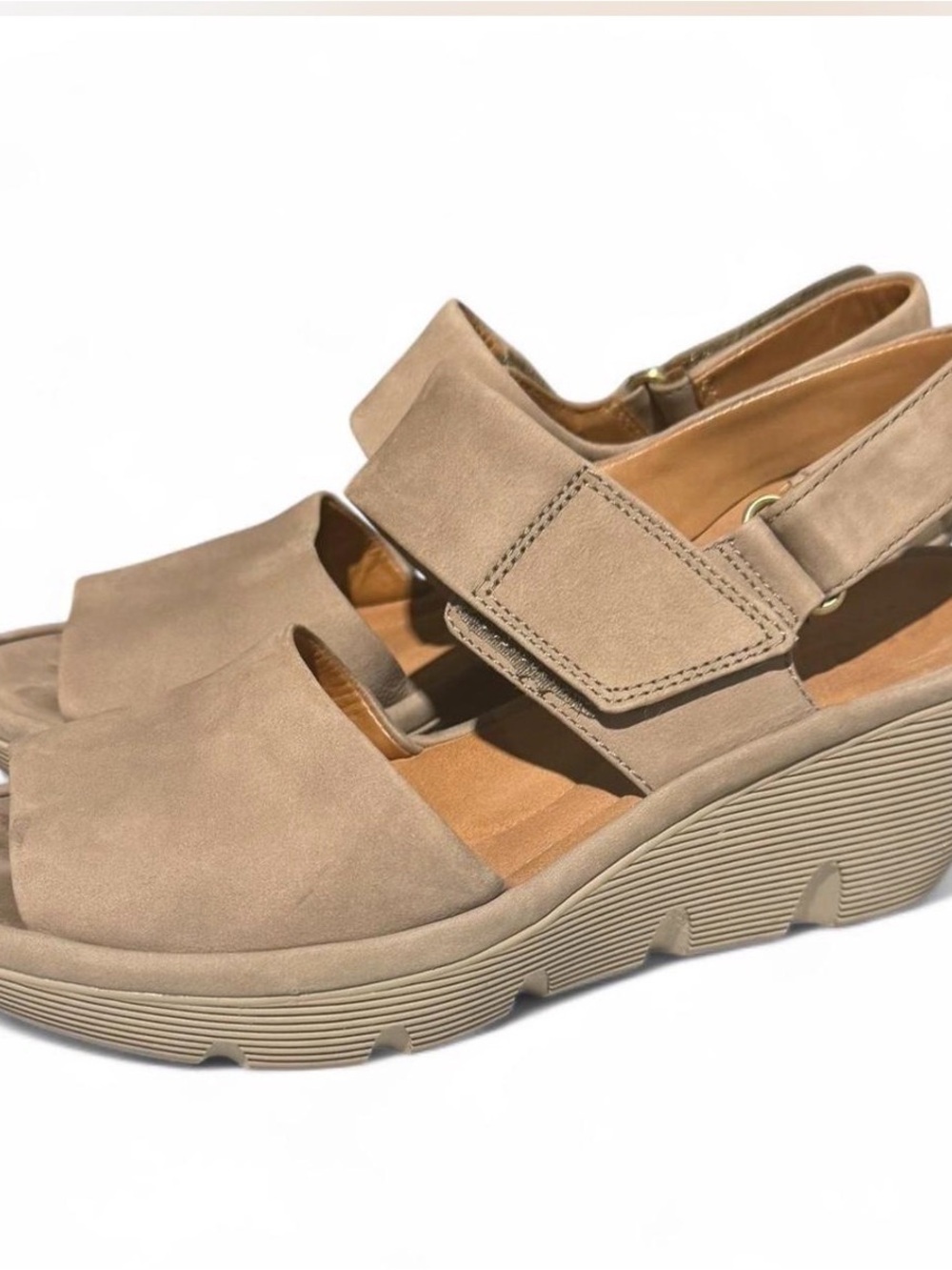 Clarks Artisan Clarene Allure Taupe Nubuck Comfort Wedge Sandals Size 9